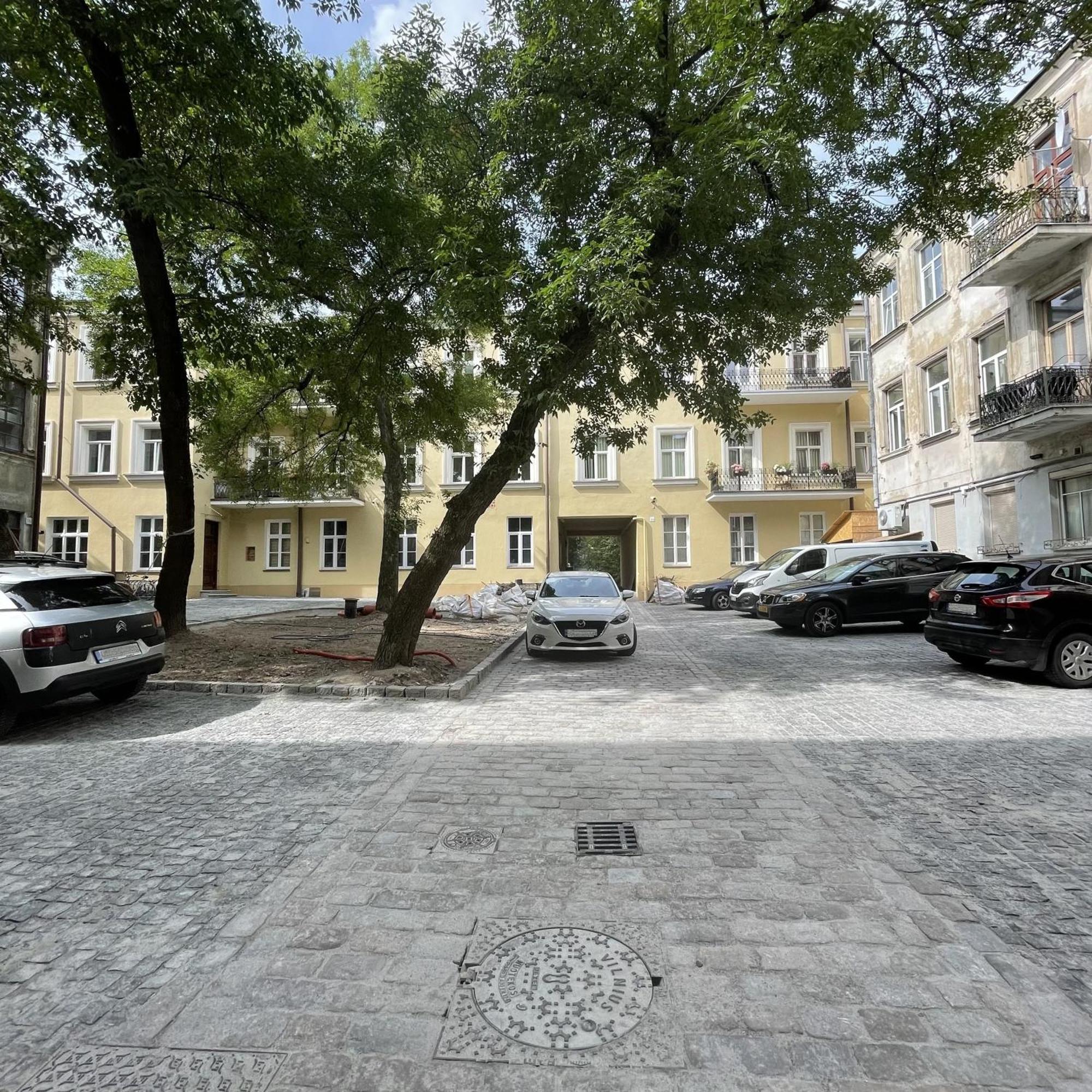 Modern Vilnius Old Town Apartment With Free Parking Ngoại thất bức ảnh